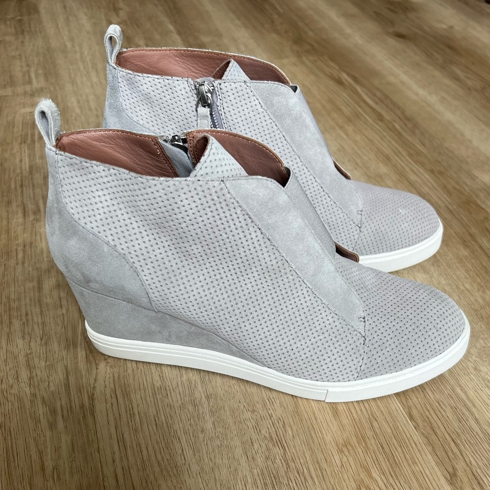 Linea Paolo Wedge Sneaker Light Grey